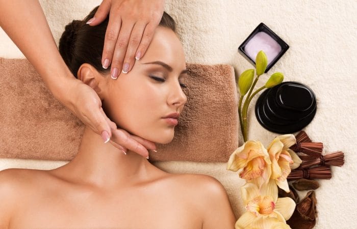 Massage visage à L'institut Secrets de Beauté à Avord